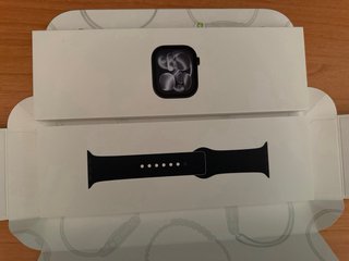Apple Watch Series 11 GPS + Cellular 42mm