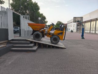 Alquiler dumper con conductor