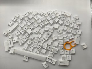 Glorious Arctic White GPBT Keycap Set GMMK 115