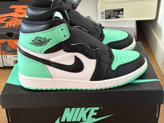 Jordan 1 Retro High OG Negro/Verde Menta