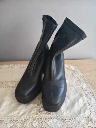 Botines Negros con Plataforma