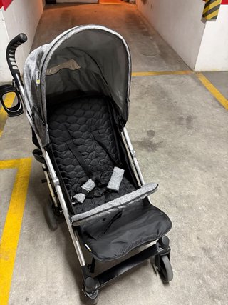 Carrito de paseo Hauck gris y negro