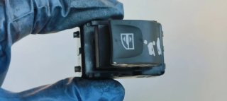 Mando elevalunas delantero derecho RENAULT CAPTUR