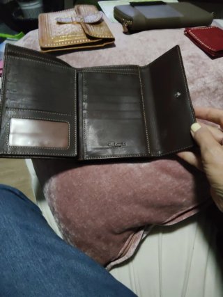 Monedero efecto piel dorado