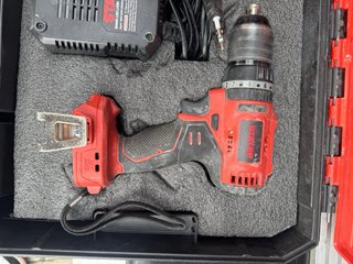 Taladro/atornillador STAYER con 2 baterías y carga