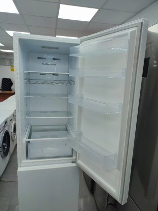 Nevera combi Hisense 200/60cm clase E con garantía