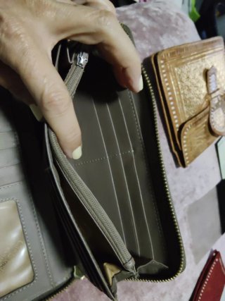 Monedero Guy Laroche Gris