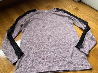 Jersey Granate con Mangas de Encaje