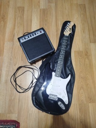 Guitarra Eléctrica con Amplificador y funda