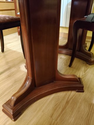 Mesa de Comedor de Madera