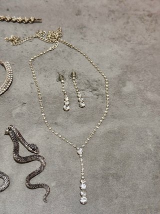 Lote Bisutería: Collares, Pulsera, Pendientes,