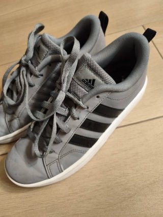 Bambas Adidas Gris y Negro