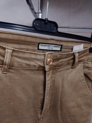 Pantalón Cargo Beige