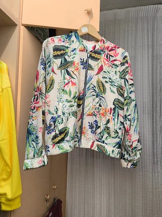 Cazadora Estampada Floral