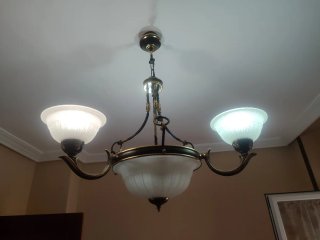 Lámpara de techo de 3 luces.