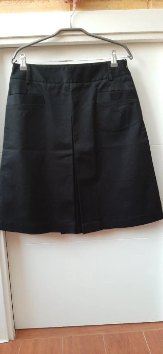 Falda corta negra de traje