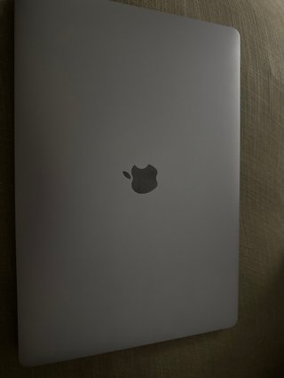 MacBook Pro 16" (2019) i7 6 núcleos 16 GB RAM 512
