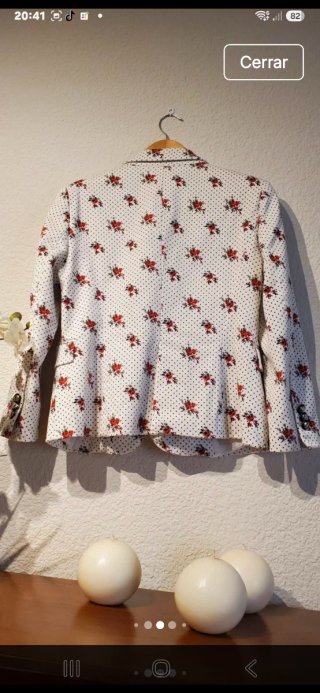 Chaqueta estampada flores y lunares