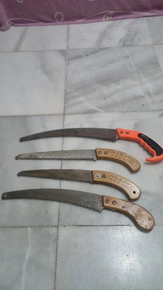Set de 4 Serruchos de Jardinería / Poda