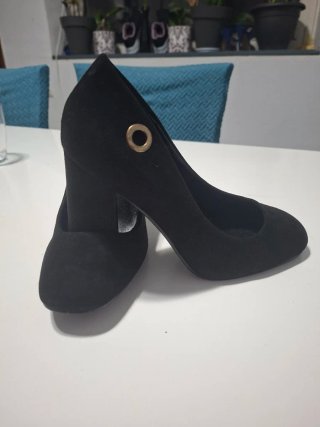 Zapatos negros tacón alto