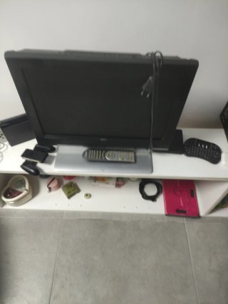 Televisor OKI,con TDT y DVD
