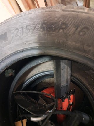 Neumático 215/55 R 16
