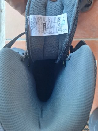 Patines Oxelo Talla 43 y protecciones de regalo.