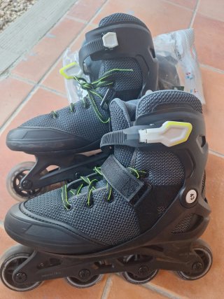 Patines Oxelo Talla 43 y protecciones de regalo.