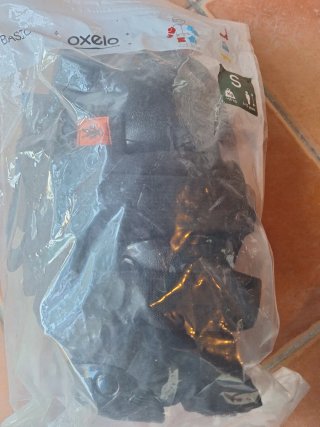 Patines Oxelo Talla 43 y protecciones de regalo.