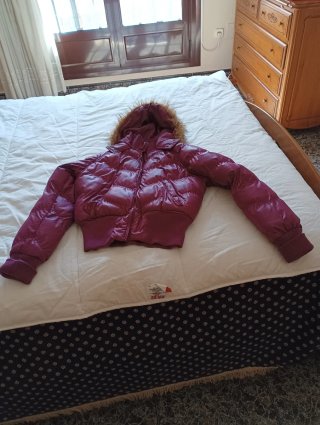 Anorak Jennifer Burdeos con Capucha