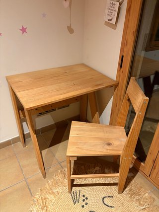 Conjunto de Escritorio y Silla de Madera