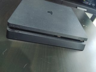 Consola PlayStation 4 Slim (PS4) Nera