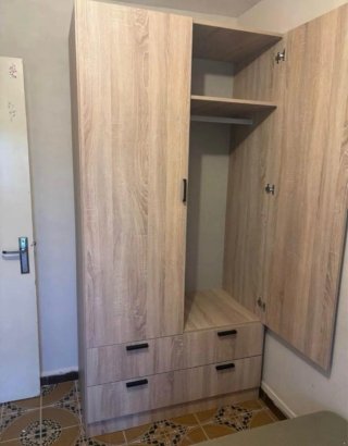Armario de dos puertas blanco