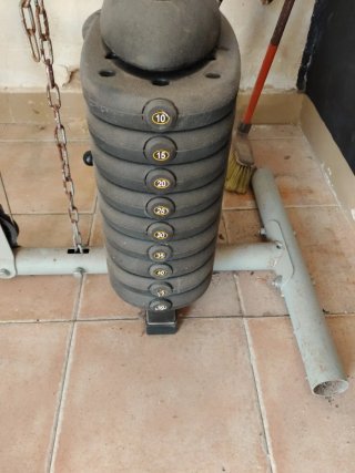 Máquina de gimnasio multiestación