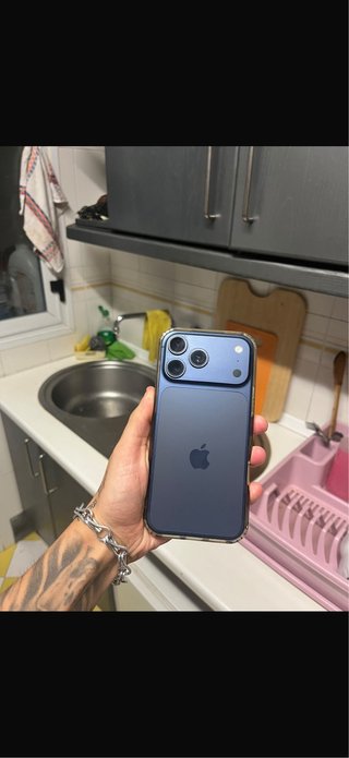 iPhone 17 Pro Max 256GB Azul Nuevo. Con cargador