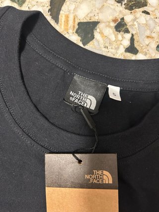 Camiseta The North Face Negra Talla S