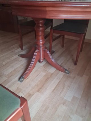 Mesa extensible y 4 sillas