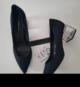 Tacones Bershka negros talla 36