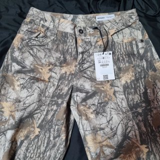 Pantalón Bershka Camuflaje Talla M