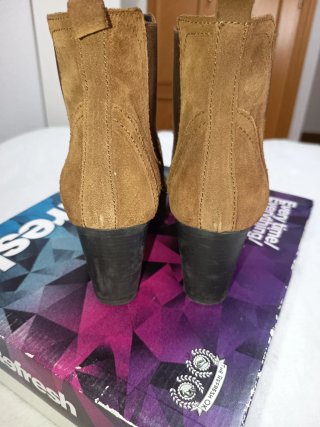 Botines de ante camel