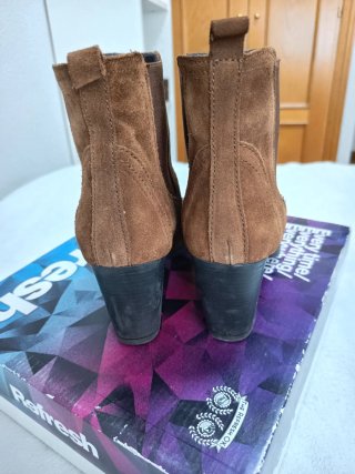 Botines de ante camel