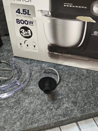 Robot Amasador Heinner 800W 4.5L