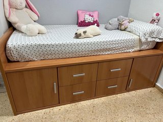 Cama con Almacenaje de Madera
