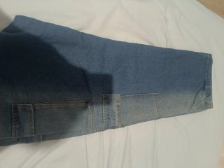Pantalón vaquero tipo cargo