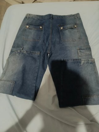 Pantalón vaquero tipo cargo