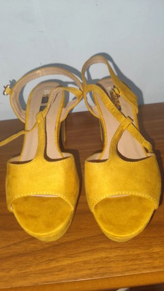 Tacones de Mujer Mostaza