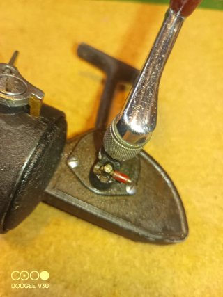 Carrete pesca D.A.M Quick 330 Clásico