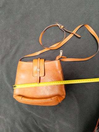 Bolso marrón bandolera