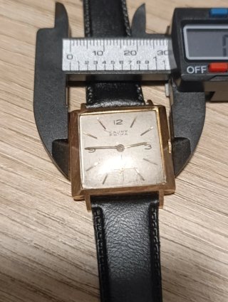 Reloj CAUNY PRIMA Cuadrado Cuerda Manual