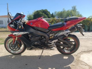 Yamaha R1 2004 Roja y Negra